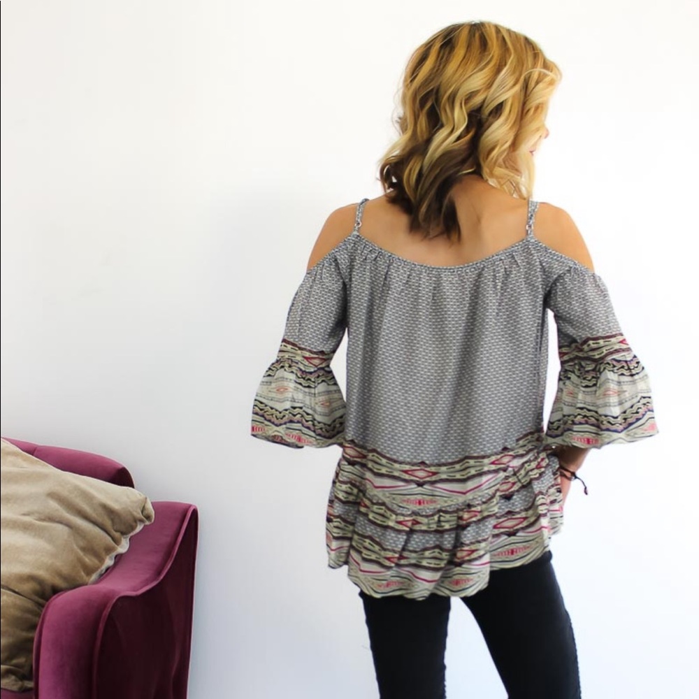 Geometric Pattern Bell Sleeve Top - Picture 2 of 6